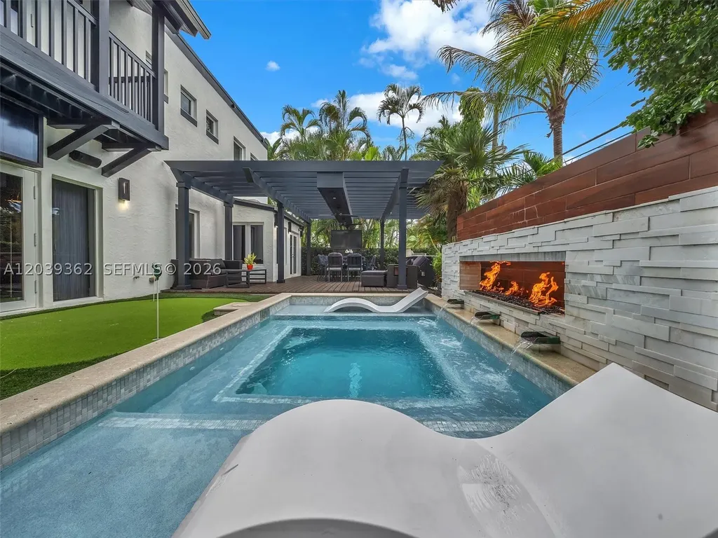 736 NE 17th Way Fort Lauderdale FL 33304