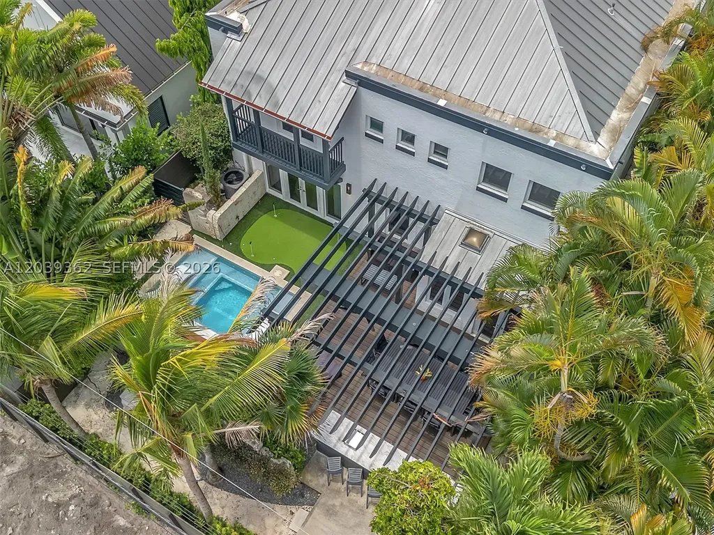 736 NE 17th Way Fort Lauderdale FL 33304