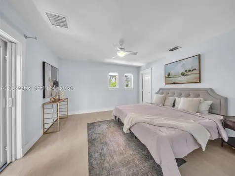 736 NE 17th Way Fort Lauderdale FL 33304