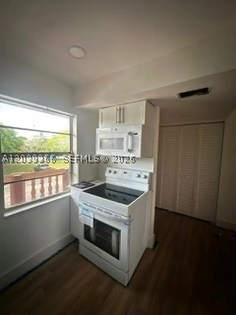 9272 SW 3rd Street Boca Raton FL 33428