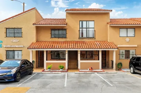 2730 W 61st Place Hialeah FL 33016