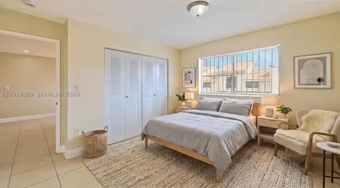 2730 W 61st Place Hialeah FL 33016
