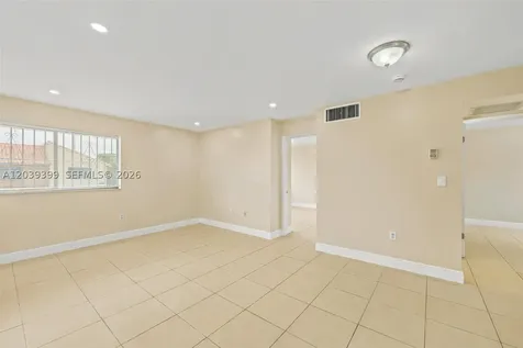 2730 W 61st Place Hialeah FL 33016