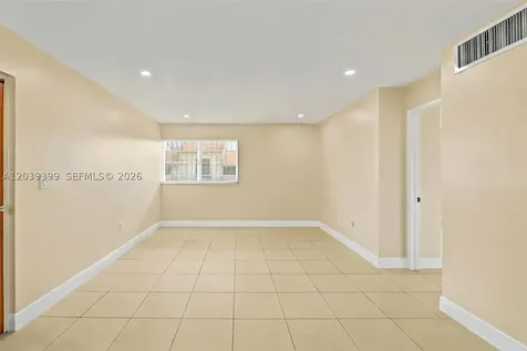 2730 W 61st Place Hialeah FL 33016