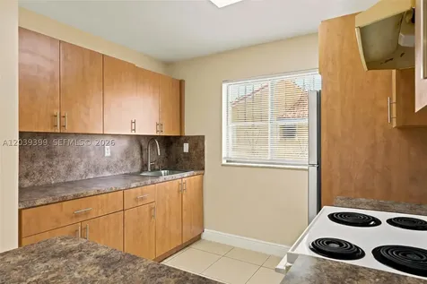 2730 W 61st Place Hialeah FL 33016