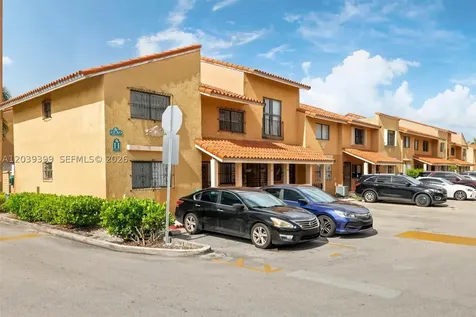 2730 W 61st Place Hialeah FL 33016