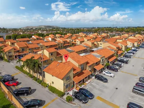 2730 W 61st Place Hialeah FL 33016