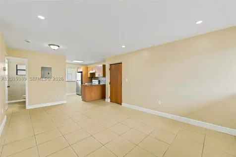 2730 W 61st Place Hialeah FL 33016