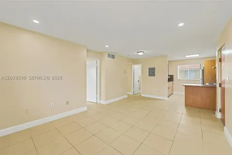 2730 W 61st Place Hialeah FL 33016