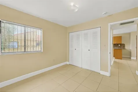 2730 W 61st Place Hialeah FL 33016