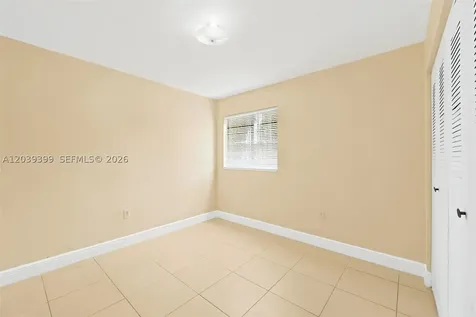 2730 W 61st Place Hialeah FL 33016