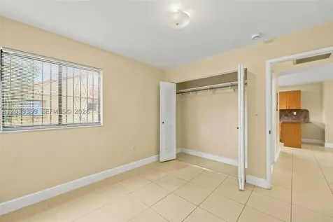 2730 W 61st Place Hialeah FL 33016