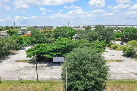 1ST Ave NW 166 Street Miami FL 33169