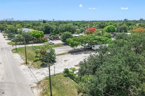 1ST Ave NW 166 Street Miami FL 33169