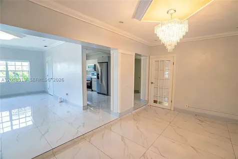 16990 NE 5th Court North Miami Beach FL 33162