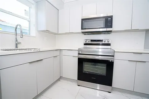 16990 NE 5th Court North Miami Beach FL 33162