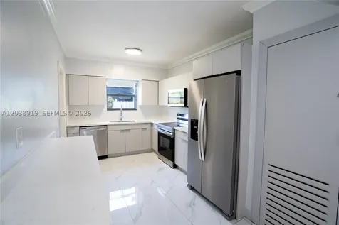 16990 NE 5th Court North Miami Beach FL 33162