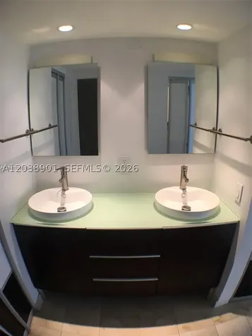 11 Island Avenue Miami Beach FL 33139