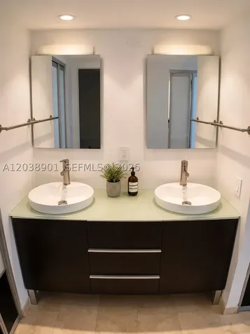 11 Island Avenue Miami Beach FL 33139