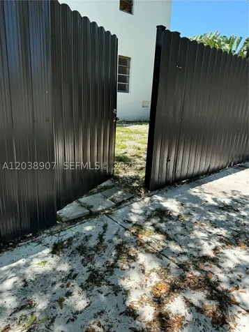 8275 SW 205th Cutler Bay FL 33189