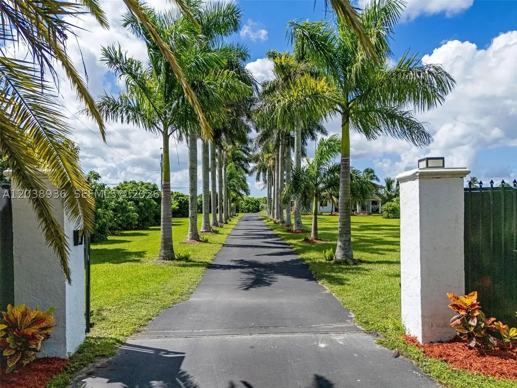 20520 SW 190th Street Miami FL 33187