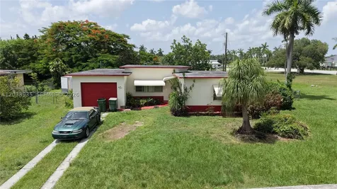 27 NW 18th Street Homestead FL 33030