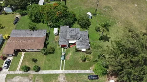 27 NW 18th Street Homestead FL 33030