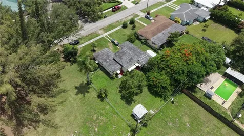 27 NW 18th Street Homestead FL 33030