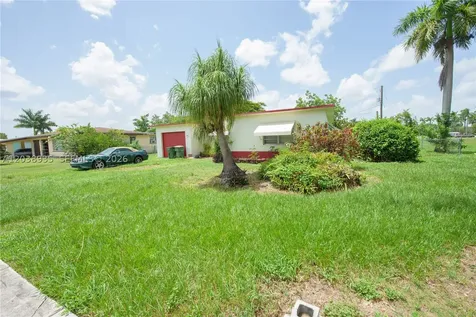 27 NW 18th Street Homestead FL 33030