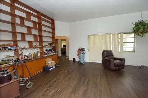27 NW 18th Street Homestead FL 33030