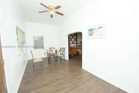 27 NW 18th Street Homestead FL 33030