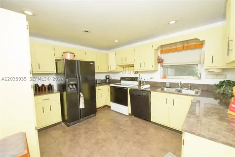 27 NW 18th Street Homestead FL 33030