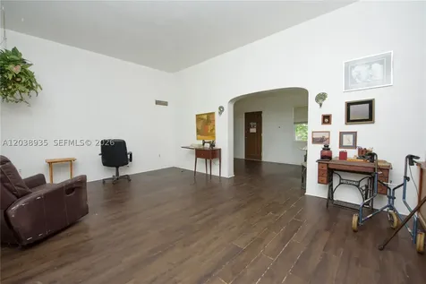 27 NW 18th Street Homestead FL 33030