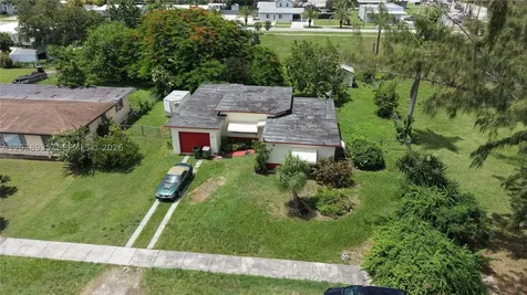 27 NW 18th Street Homestead FL 33030
