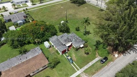 27 NW 18th Street Homestead FL 33030