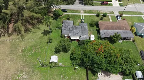 27 NW 18th Street Homestead FL 33030
