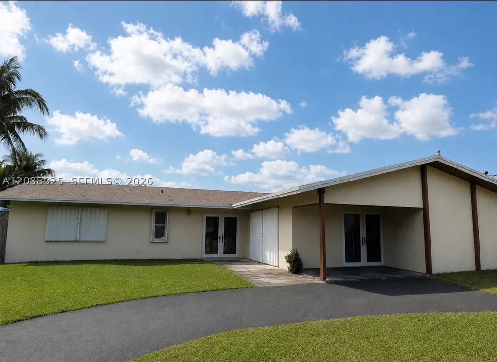 9771 Bel Aire Drive Cutler Bay FL 33157