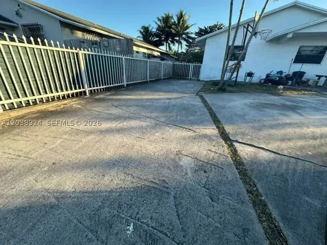 655 NW 2nd Street Florida City FL 33034