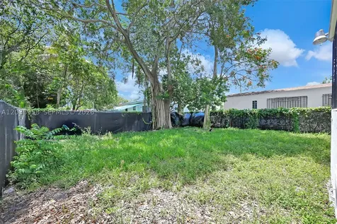 5511 NW 12th Avenue Miami FL 33127