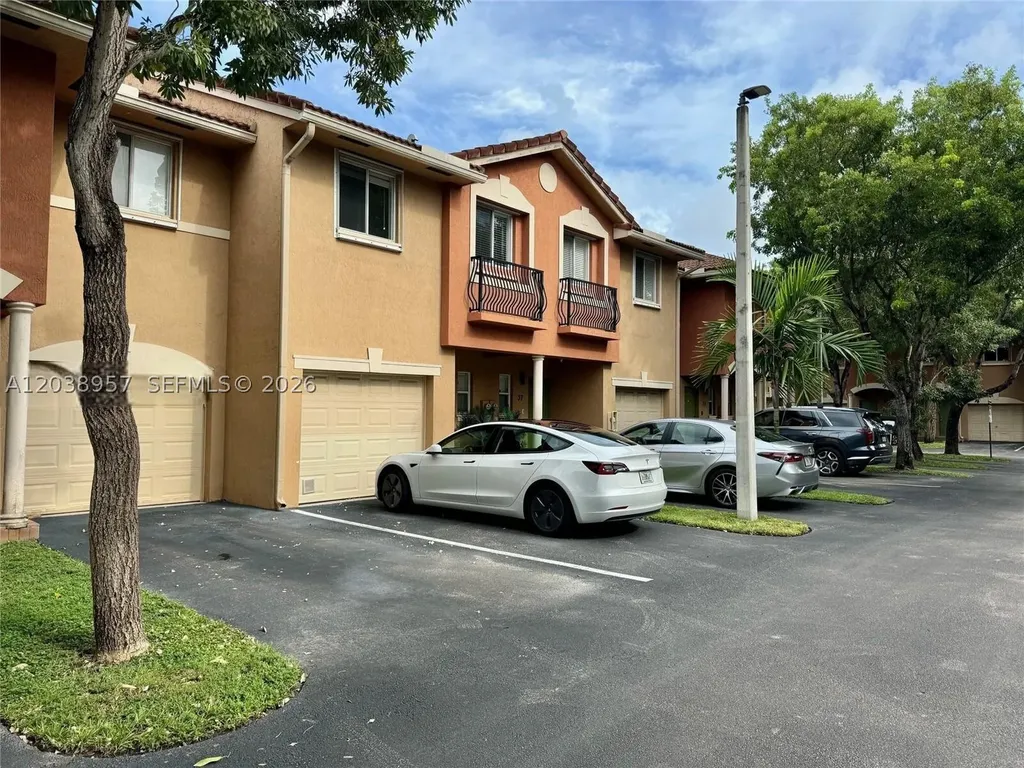 35 SE 3rd Avenue Hallandale Beach FL 33009