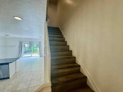 35 SE 3rd Avenue Hallandale Beach FL 33009