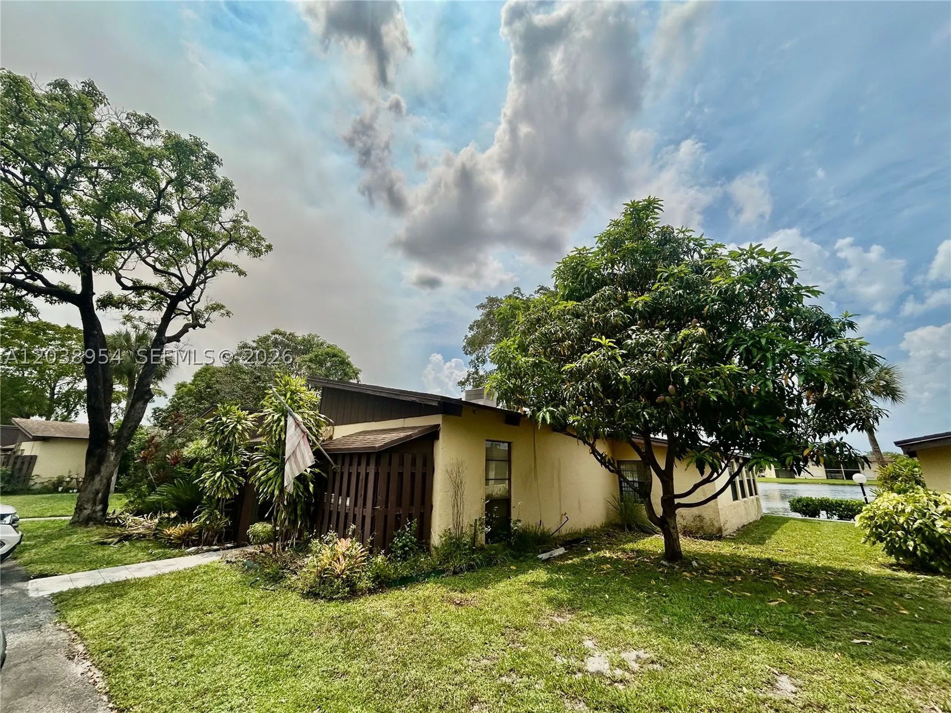 416 Briarwood Circle Hollywood FL 33024