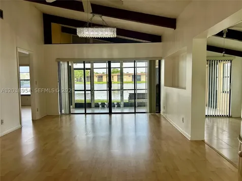 416 Briarwood Circle Hollywood FL 33024