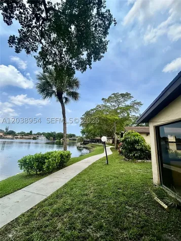416 Briarwood Circle Hollywood FL 33024