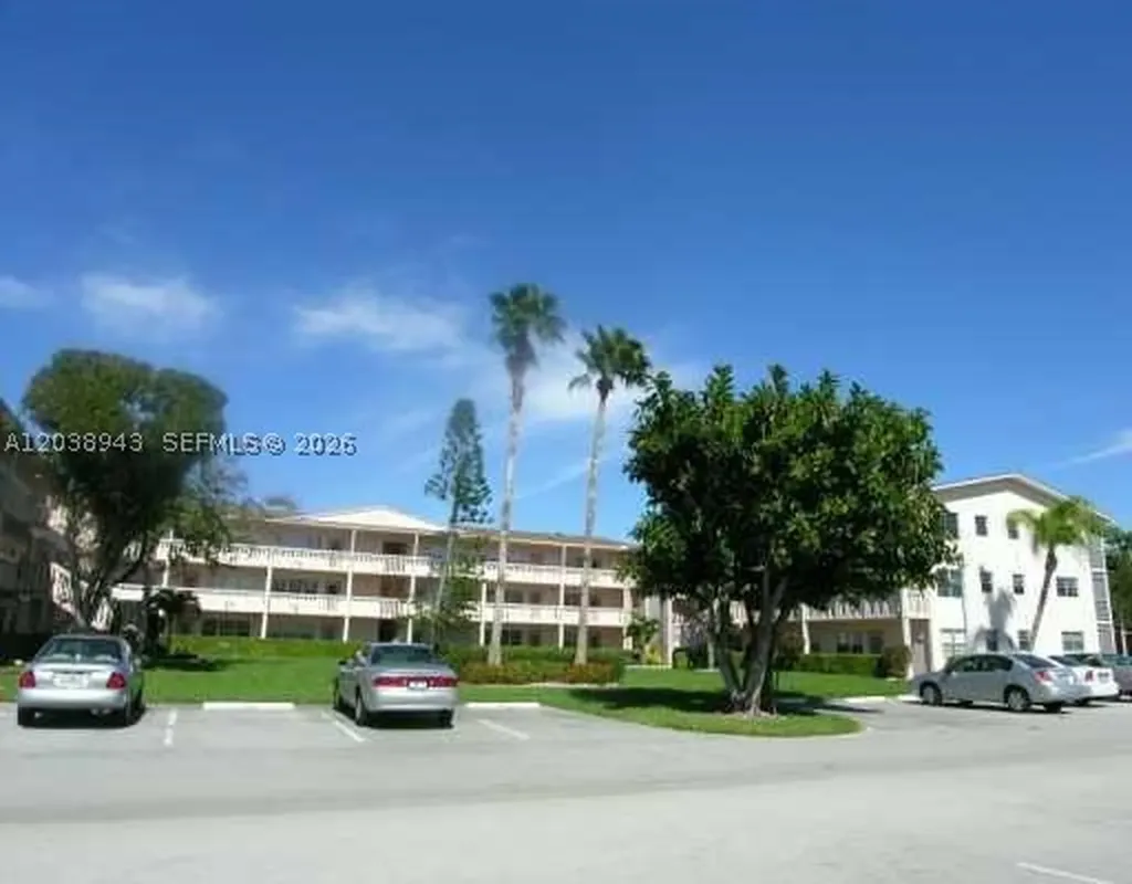 82 Dorset B Boca Raton FL 33434