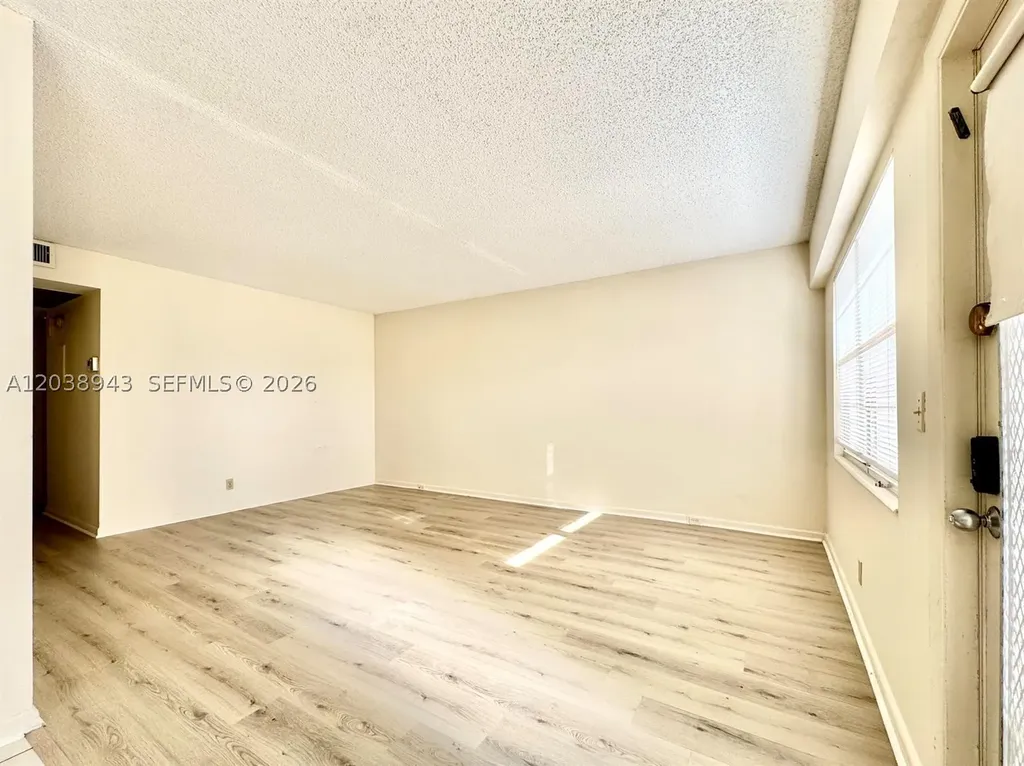 82 Dorset B Boca Raton FL 33434