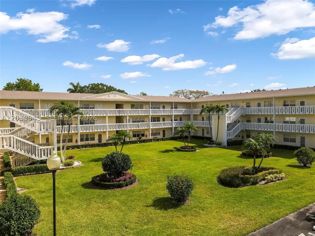 82 Dorset B Boca Raton FL 33434