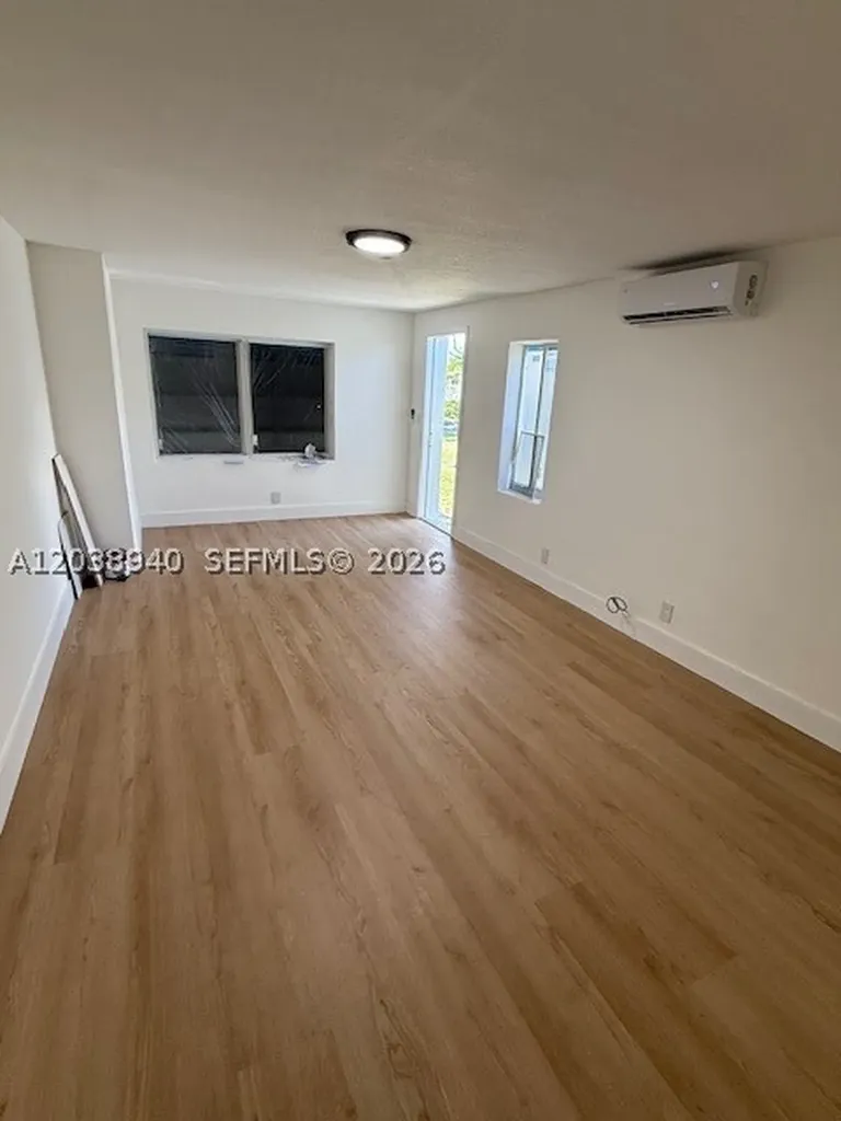 1123 N 17th Court Hollywood FL 33020