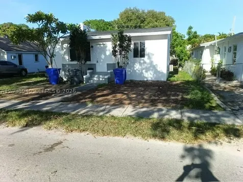 1123 N 17th Court Hollywood FL 33020