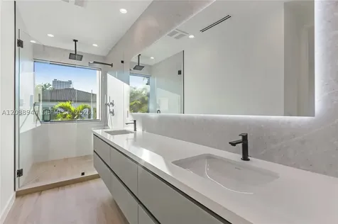 3086 Indiana Street Miami FL 33133